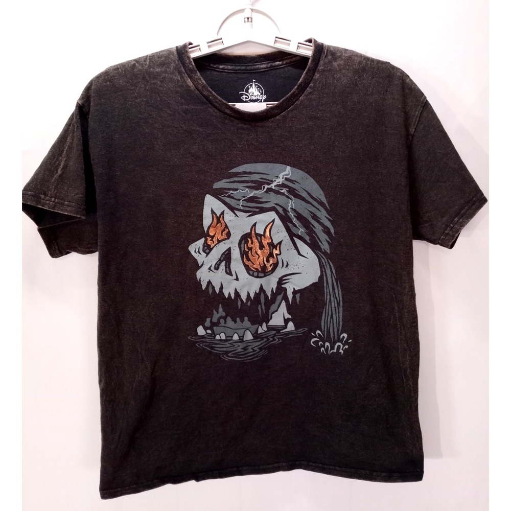 Disney Pirates of the Caribbean Skull With Flame Eyes Boy's T-shirt, XL